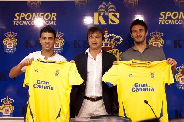 Juan Manuel RodrÃ­guez y dos jugadores - FotÃ³grafo: AgustÃ­n Quevedo (Faraday)