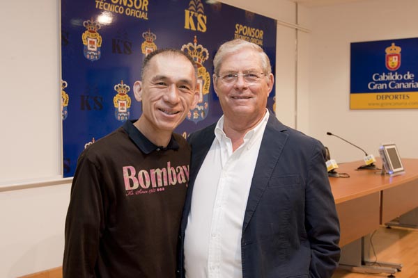 RodrÃ­guez Pla y el representante chino - FotÃ³grafo: AgustÃ­n Quevedo (Faraday)